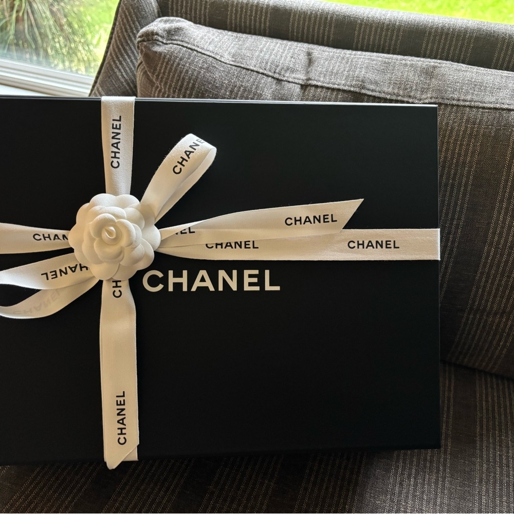 CHANEL maxi flap suede 2026 NEW - Picture 4 of 16
